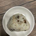 クックBUSWXT☆'s cooksnap of when they made ごま油が香る梅ゴマおにぎり.