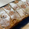 めめの台所's cooksnap of when they made 簡単HM記念日や母の日♡林檎の薔薇ケーキ.
