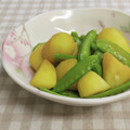 umemodoki's cooksnap of when they made ☆母直伝☆新じゃがとさやえんどうの炒め煮.