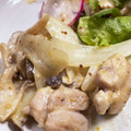 あっきぃママ3's cooksnap of when they made 鶏モモとしめじの粒マスタードマヨ炒め.