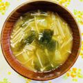チェックのミニくま's cooksnap of when they made えのきわかめブロッコリーの茎のみそ汁.