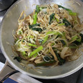 クックEOP3MI☆'s cooksnap of when they made 小松菜と もやし きのこの みソース炒め.