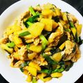 J_son's cooksnap of when they made ニラとじゃがいもと豚肉の炒め物.