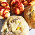 67luna's cooksnap of when they made 簡単成形2種類♪ソーセージロールパン.