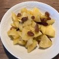 Yokchina's cooksnap of when they made カルダモンの香り♪りんご＆レーズン煮.