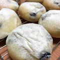malugon's cooksnap of when they made *誰にも教えたくない❤ 黒豆大福ぱん♪.