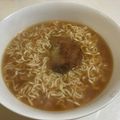papikun's cooksnap of when they made サッポロ一番醤油でコロッケラーメン.