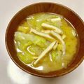 azbjbn's cooksnap of when they made 春キャベツと油揚げの味噌汁.