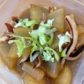犬神家の一族's cooksnap of when they made こっくりイカと大根のバター醤油煮物.