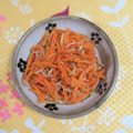 mmameco's cooksnap of when they made 人参とじゃこの炒め物.