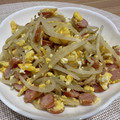 rii___51's cooksnap of when they made 忙しい朝に！もやしとウインナーの卵炒め♡.