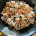 おおミー's cooksnap of when they made 生からでも簡単磯香るほっこり鮭わかめご飯.