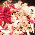 木漏れ日の台所's cooksnap of when they made 豚タン下と玉ねぎのレモン和え.