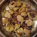 inLondon's cooksnap of when they made あめ色玉ネギ・生ソーセージ・じゃが芋炒め.