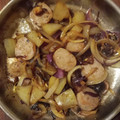 inLondon's cooksnap of when they made あめ色玉ネギ・生ソーセージ・じゃが芋炒め.