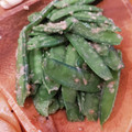 低カロ探検隊's cooksnap of when they made やみつき絹さやの胡麻和え☆.