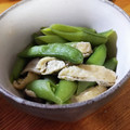 低カロ探検隊's cooksnap of when they made スナップえんどうと油揚げの煮物.
