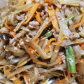 クックHBQ370☆'s cooksnap of when they made ささがきごぼうと人参.ひき肉の甘辛炒め.