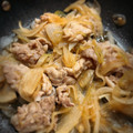 Ozalisa's cooksnap of when they made 定番の味！豚バラ炒め生姜焼き風.