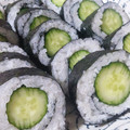 クック7R3IVR☆'s cooksnap of when they made きゅうりの1本漬けのかっぱ巻き.