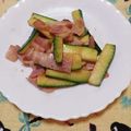 ﾁｲﾁｬﾝﾏﾏ's cooksnap of when they made ズッキーニとベーコンのダシダ炒め.