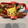 hanaの備忘録's cooksnap of when they made ピカチュウ&モンスターボールの キャラ弁.