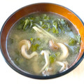 FUHAKKY's cooksnap of when they made 簡単☆しめじネギ大根の葉のお味噌汁.