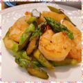 nakamucchi's cooksnap of when they made えびとアスパラの旨辛ガーリック炒め.