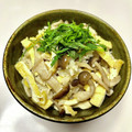 azbjbn's cooksnap of when they made 簡単！柚子胡椒風味のしめじ炊き込みご飯.