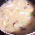 あやか1120's cooksnap of when they made しめじ 油揚げ ねぎ 炒め 味噌汁 ♪.