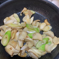 クックUHS5CJ☆'s cooksnap of when they made エリンギとねぎのバター醤油炒め.