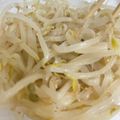 もか75's cooksnap of when they made レンジで簡単もやしのナムル.
