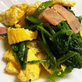 ☆yopipi's cooksnap of when they made ベーコンとほうれん草と卵の炒め物.