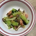 クック5FFN81☆'s cooksnap of when they made 小松菜としめじとウインナーのにんにく炒め.