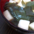 ピロピロコ's cooksnap of when they made はんぺんとわかめのすまし汁.