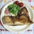 mmameco's cooksnap of when they made 味付けは醤油だけのぶりカマ焼き.