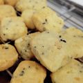 ♡礼♡'s cooksnap of when they made 黒胡麻入りピーナッツクッキー.
