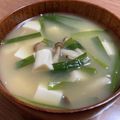 お塩と砂糖's cooksnap of when they made ニラ&豆腐としめじのお味噌汁.