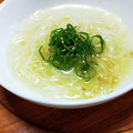 TomoGoQoo's cooksnap of when they made とりがらラーメン風♪冷やしそうめん.