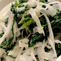 MULA's cooksnap of when they made 春菊と✿新玉ねぎの✿ごま✿和え.