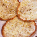 りさらんらん's cooksnap of when they made 本格おいしい！餃子の皮ピザ.