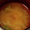 ヨシヨッシー's cooksnap of when they made 新玉ねぎとスナップエンドウの味噌汁.