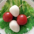 プルンバゴ's cooksnap of when they made 正月の定番。うずらトマトの紅白飾り.