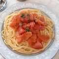 ミドランドキッチン's cooksnap of when they made 簡単トマト・サーモン・大葉の冷製パスタ.
