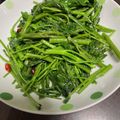 のぶママ☆'s cooksnap of when they made 空芯菜の炒め物.
