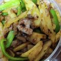 shelly616's cooksnap of when they made 豚肉・じゃがいも・ピーマン・搾菜の炒め物.