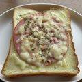 お塩と砂糖's cooksnap of when they made ハムとチーズのトースト.
