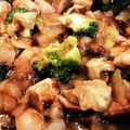 こま1018's cooksnap of when they made 鶏モモとしいたけとブロッコリー炒め.