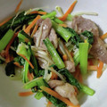 kurohoppe's cooksnap of when they made 1/2日分野菜！小松菜と豚の塩炒め.
