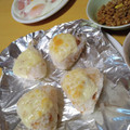 よちりん's cooksnap of when they made おかかとチーズの簡単焼きおにぎり.